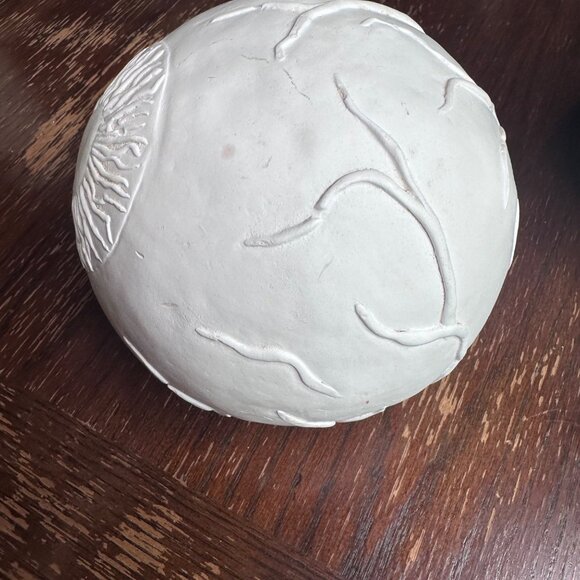 Large White Ceramic Eyeball Bookends With Sculpted Vein & Iris Details - Picture 8 of 13